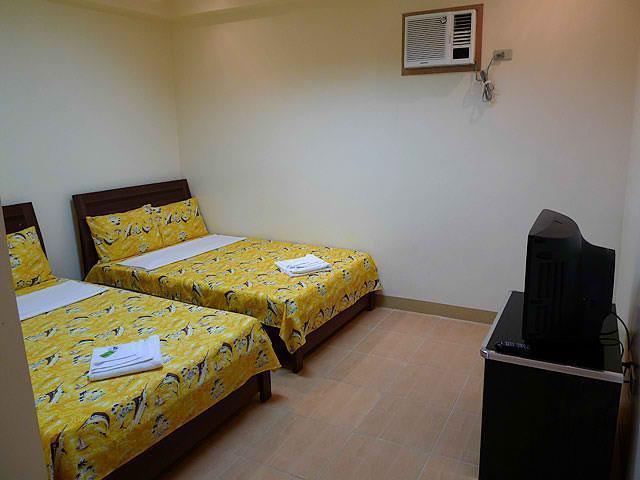 Island Tropic Hotel And Restaurant Alaminos Exterior photo